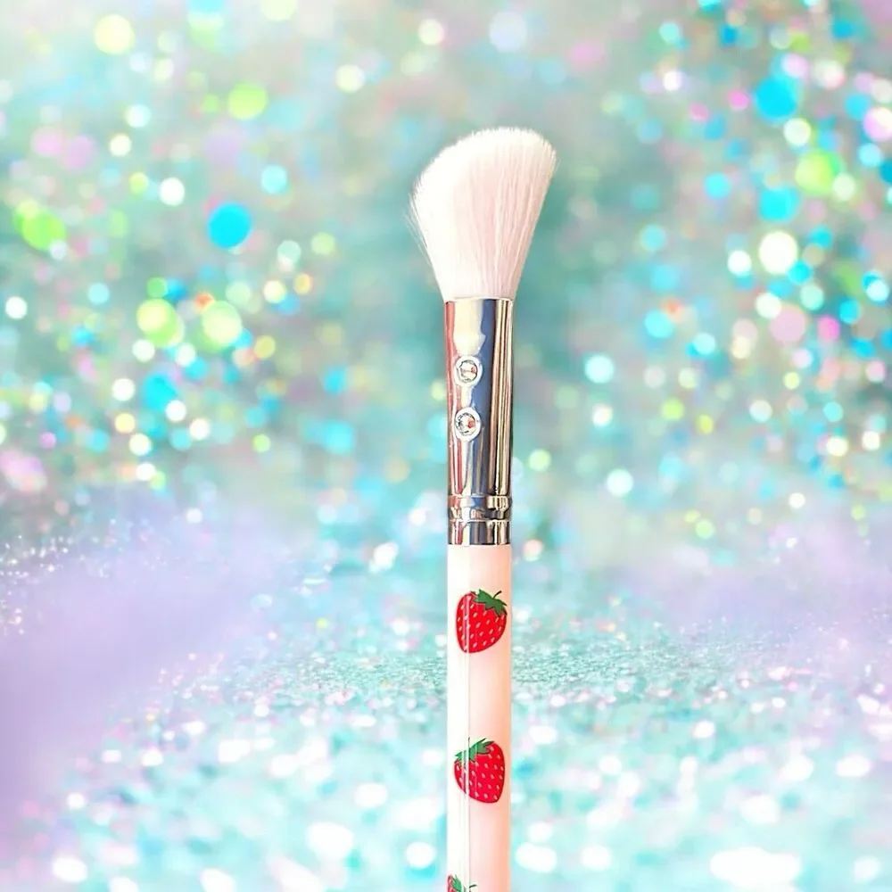 SLMISSGLAM Strawberry Blusher & Contour Brush NEW IN PACKAGE MSRP $28